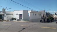 R. Alferes Joaquim Antônio esquina com R. Dona Margarida Frente p/ R. Alferes Joaquim Antônio 1 recepção com 2 banheiros; 1 sala c/ banheiro privativo; 4 salas; 1 banheiro; 1 […]