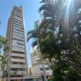 Aluga-se Apartamento na Av. Rio Branco, 155, Centro Edifício Sadallo Andere 3 suítes; Closet; Sala de estar; Sala de tv; Sala de jantar; Cozinha planejada; Banheiro social; Lavabo; Lavanderia; Dispensa; […]