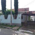 ✅️ 3 quartos (1 suíte);✅️ Sala de estar;✅️ Sala de jantar;✅️ Cozinha;✅️ Banheiro social;✅️ Lavanderia;✅️ Quintal;.Garagem p/ 3 carros. ↪️ Área do lote: aprox. 500 m2↪️ Área construída: aprox. 190 […]