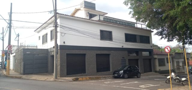 APARTAMENTO E LOJA!!!Av. Ana Jacinta, bairro Bom Pastor. ✨ Quer morar em um apartamento dos sonhos e ainda ter seu comércio juntinho? Temos o imóvel perfeito para você! ✨ Este […]