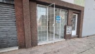 Av. Major Venâncio, 280 B Loja com aprox. 20 m2 e banheiro. Valor: R$ 750,00