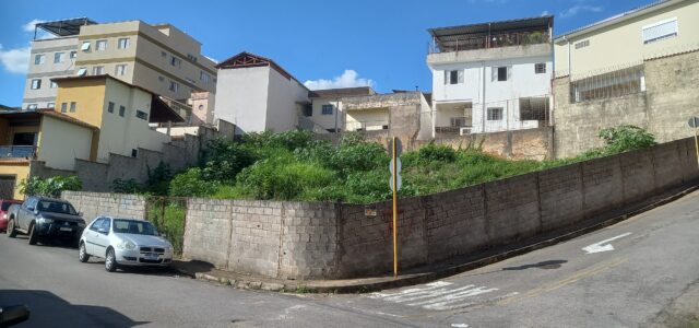 Rua José Limborço Área de 630 m2; Localizado entre os bairros Vila Pinto e Bom Pastor; Ótima topografia; Valor do investimento: R$ 700.000,00