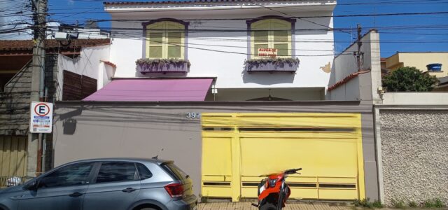 💎 Vende-se casa na Rua Alberto Cabre Bairro Vila Pinto Excelente localização ✅️ 4 quartos, sendo 1 suíte com closet, todos com armários; ✅️ Sala de estar; ✅️ Sala de [&hellip;]