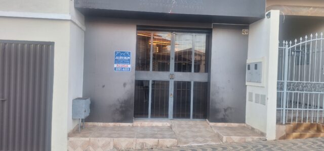 Praça São Charbel, 42 A (loja) Área aprox. 45 m2; 2 banheiros; Espaço para café; Área de serviço. Valor: R$ 1.500,00