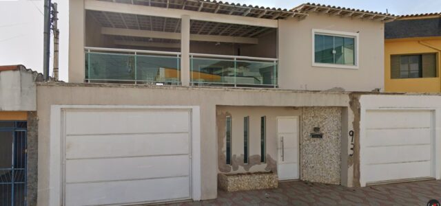 Rua Estevam Bíscaro, bairro Sion Parte de cima: 1 quarto, sala, cozinha e banheiro. Parte de baixo: 3 quartos, sala de jantar, sala de estar, cozinha, lavanderia, área gourmet com [&hellip;]